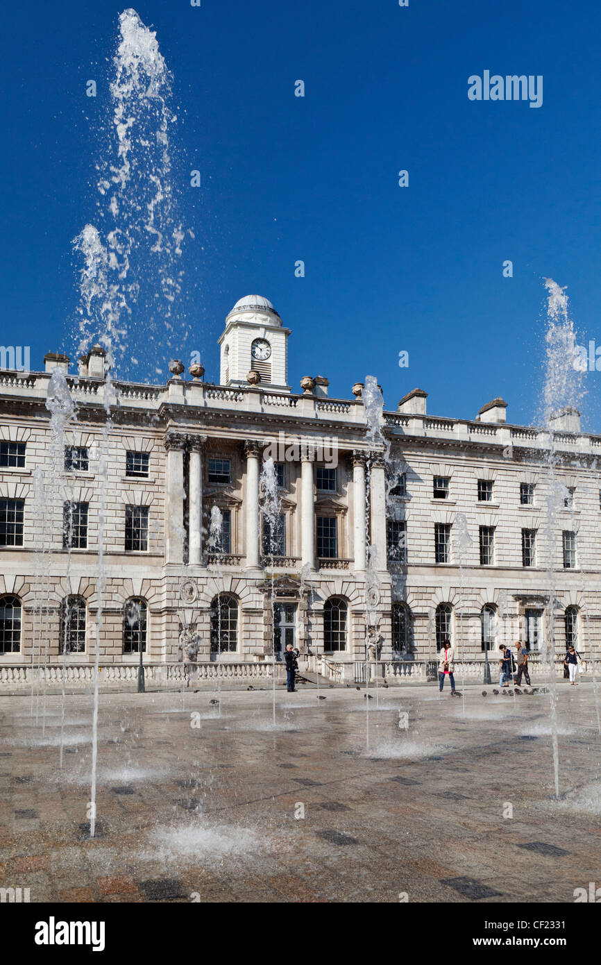 Edmond J. Safra Fountain Court di Somerset House. Foto Stock