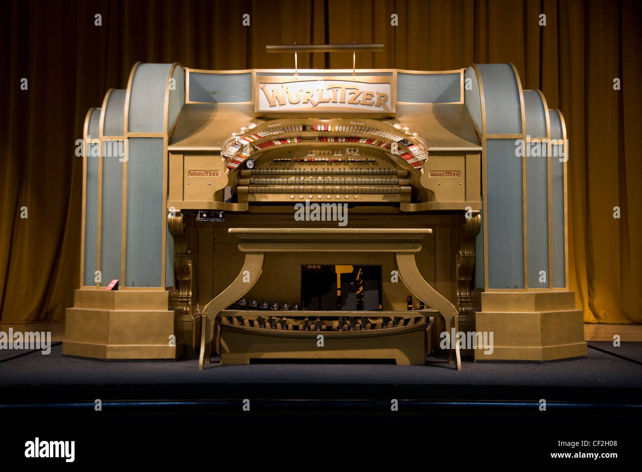 Teatro Wurlitzer organo a canne nella sala da concerto presso il museo musicale; musical / musica musei. Brentford. Regno Unito. Foto Stock