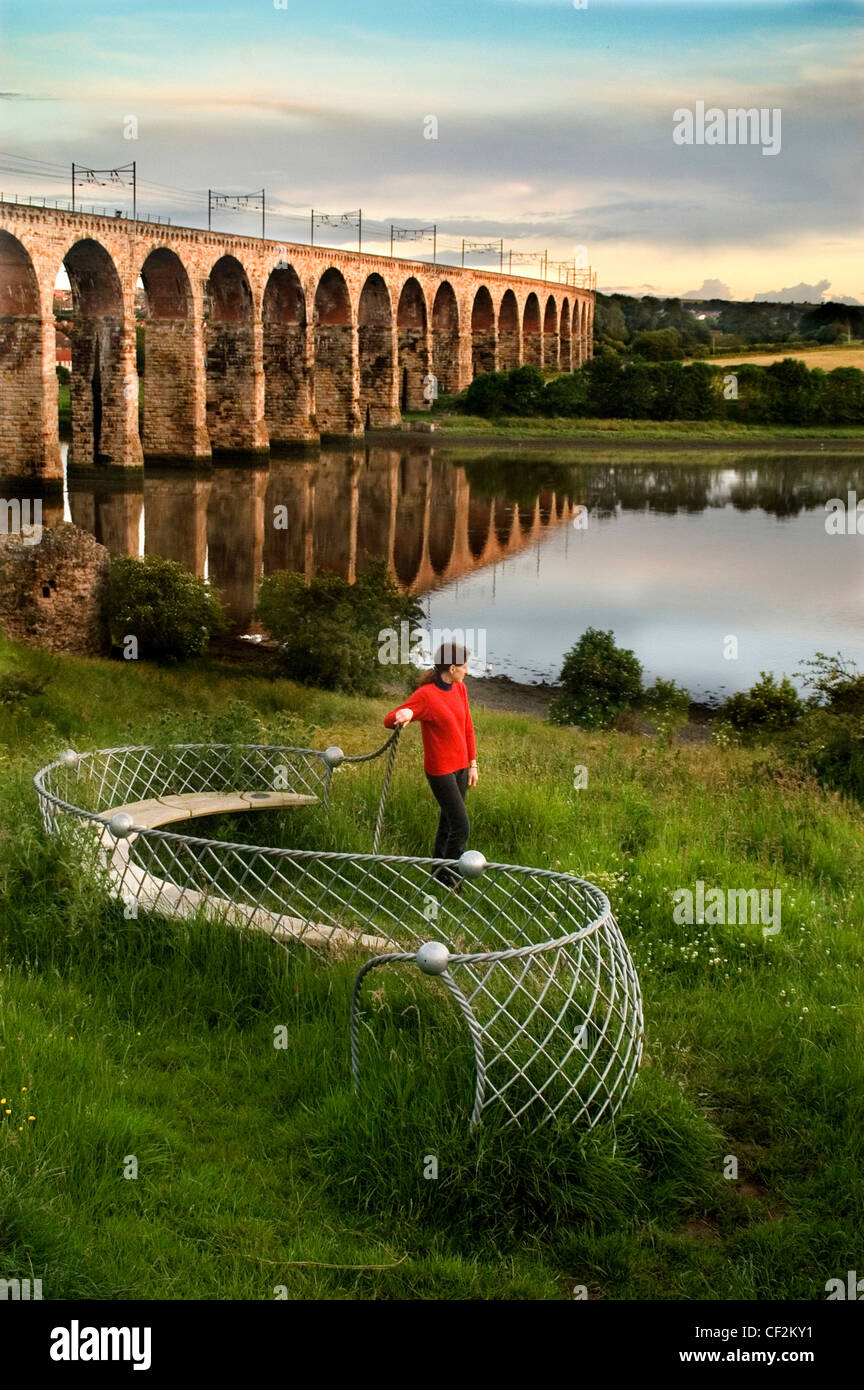 Il Royal Border ponte costruito tra il 1847 e il 1850 a Berwick upon Tweed. Si tratta di un grado che ho elencato viadotto ferroviario progettato da th Foto Stock