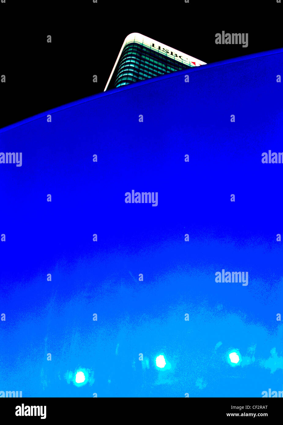 L'HSBC Building a Canary Wharf di notte. Foto Stock