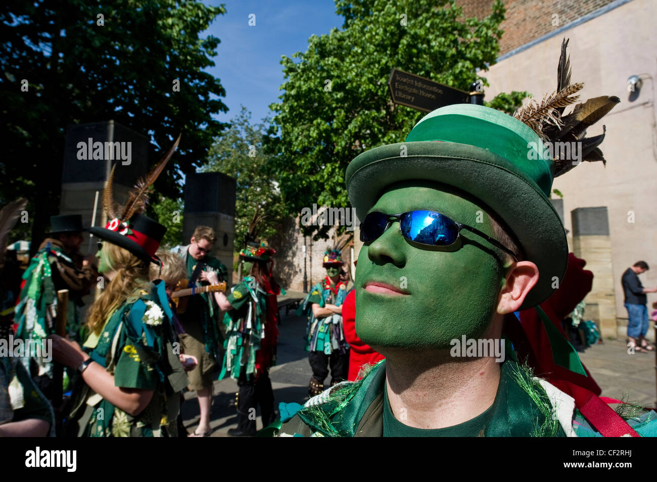 Un ballerino di morris dal Green Dragon Morris all'annuale Festival spazia in Rochester. Foto Stock
