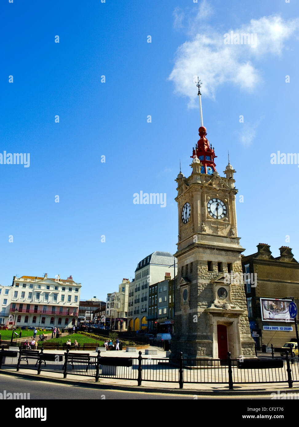 Margate Clock Tower, costruito nel 1887 per celebrare la Regina Vittoria per il Giubileo d oro, sul lungomare. Foto Stock