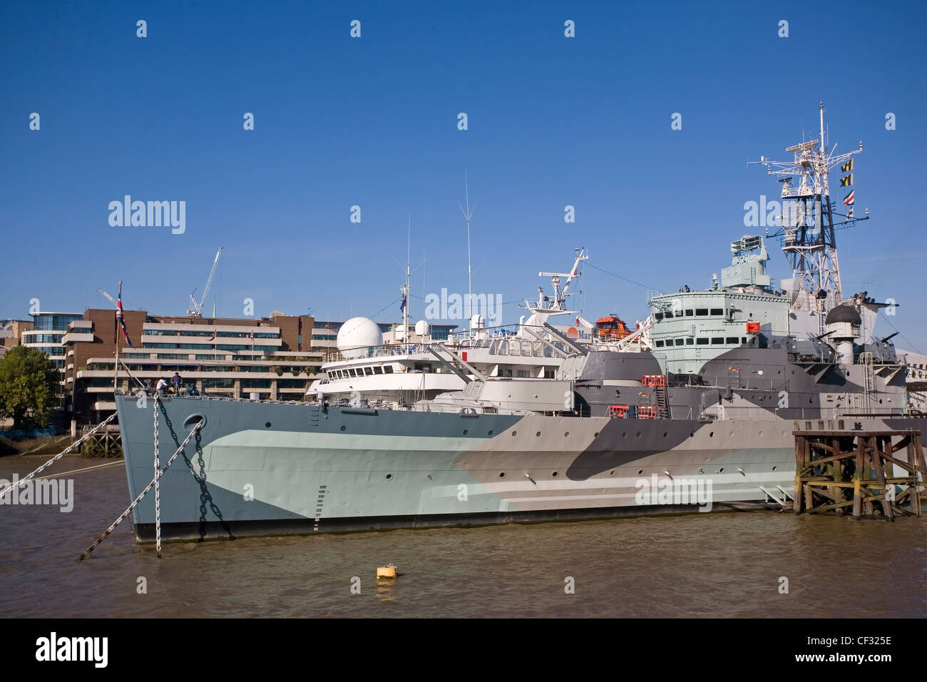HMS Belfast, parte dell'Imperial War Museum, sul Fiume Tamigi tra il London Bridge e il Tower Bridge. HMS Belfast è il FIR Foto Stock