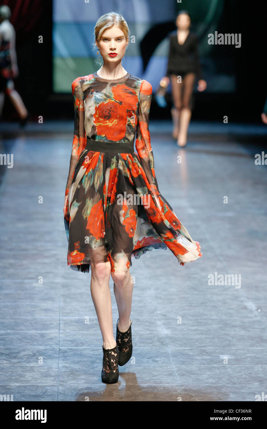 Dolce gabbana abito store
