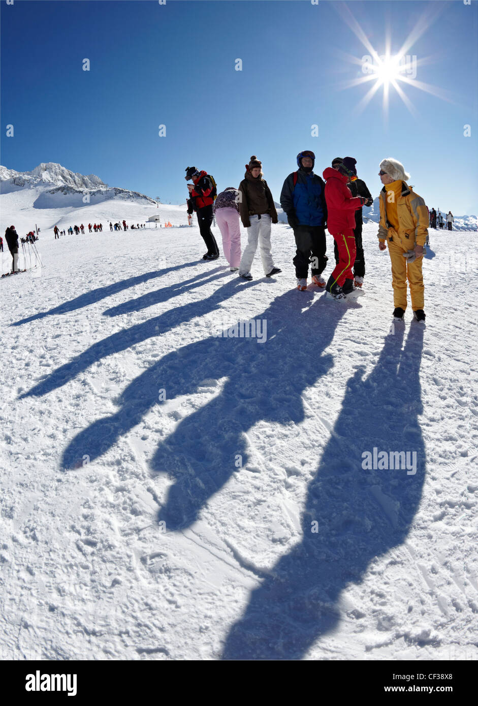 Gli sciatori a La Plagne le Alpi francesi Foto Stock
