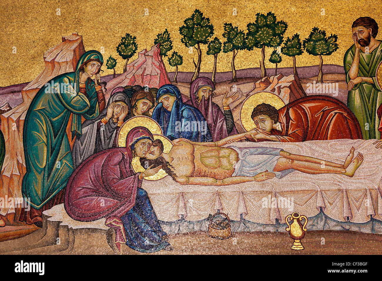 Israele, Gerusalemme, Chiesa del Santo Sepolcro, opere d'arte a mosaico della morte di Gesù Cristo Foto Stock