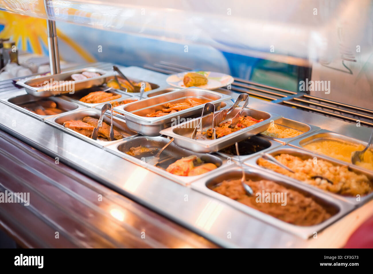Pasto Pranzo contatore al pubblico ristorante catering Foto Stock
