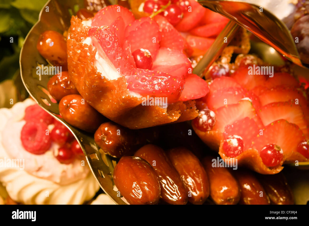 Una selezione di dolci Foto Stock