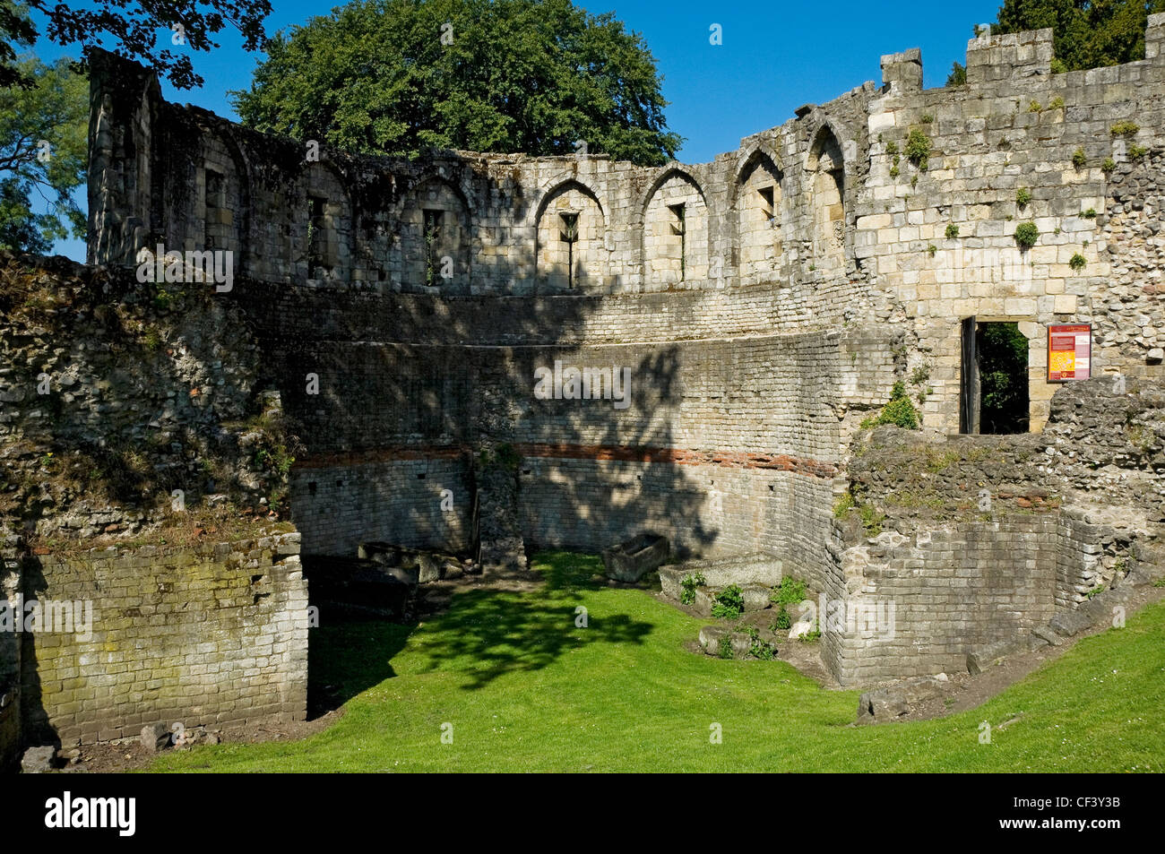 La torre Multangular (York è rimasta solo la torre romana) nel Museo Giardini. La torre fu probabilmente costruita nei primi anni del terzo cen Foto Stock