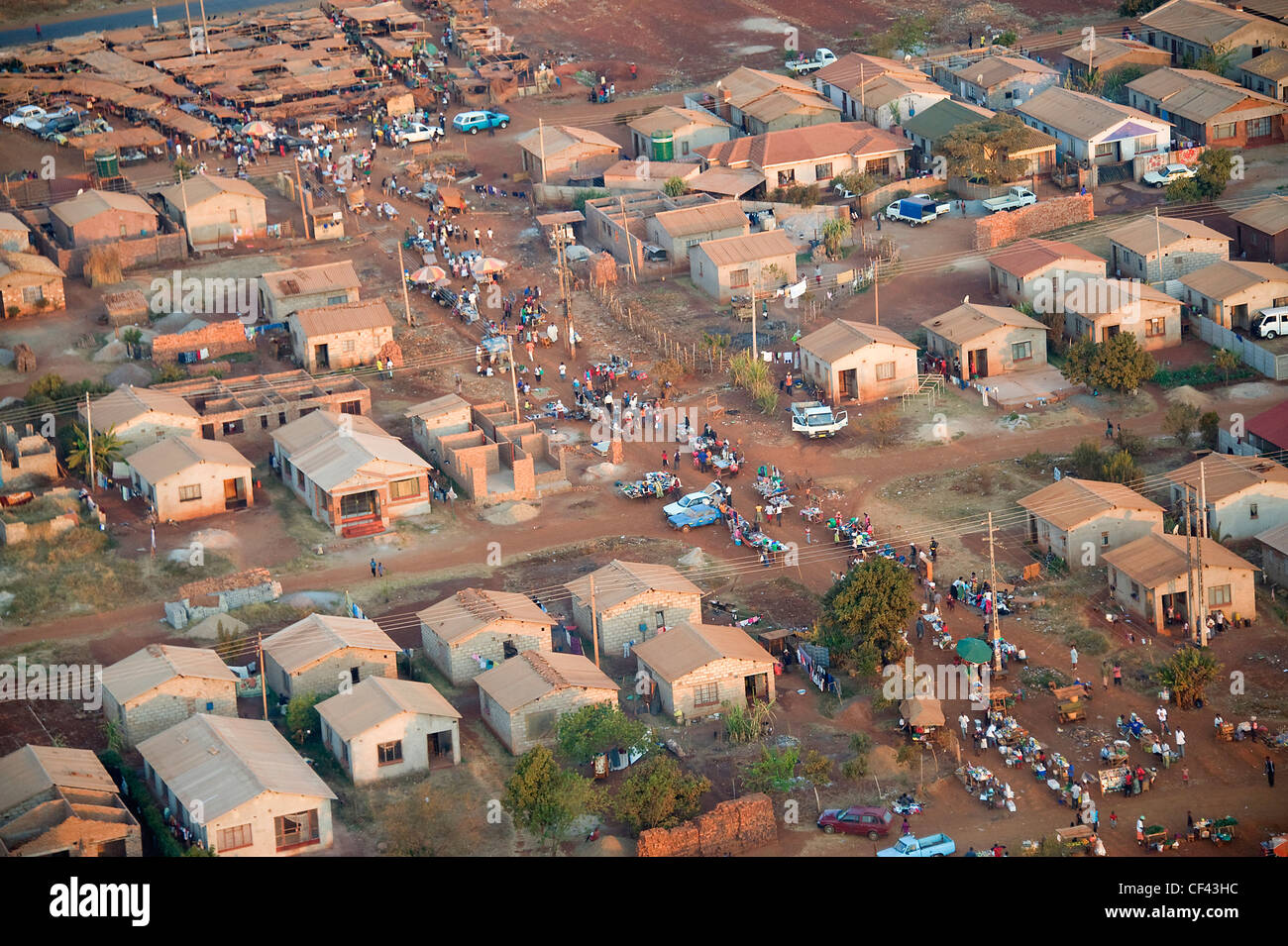 Immagini aeree di alta densità delle aree urbane provenienti dallo Zimbabwe Foto Stock