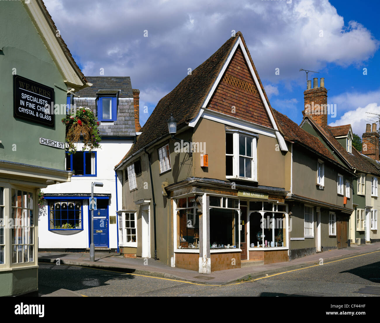 Una scena di strada in Church Street. Vi è stato un villaggio sul o vicino al sito del presente giorno Saffron Walden poiché prima della ROM Foto Stock