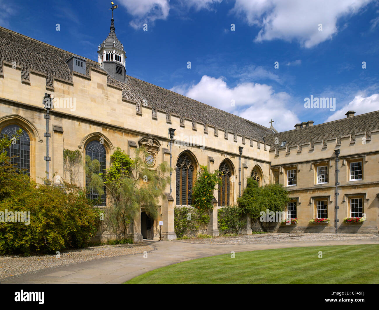 Una vista esterna di St Johns College. Fondata nel 1555, è il più ricco College di Oxford e notevole alumni includono James Foto Stock