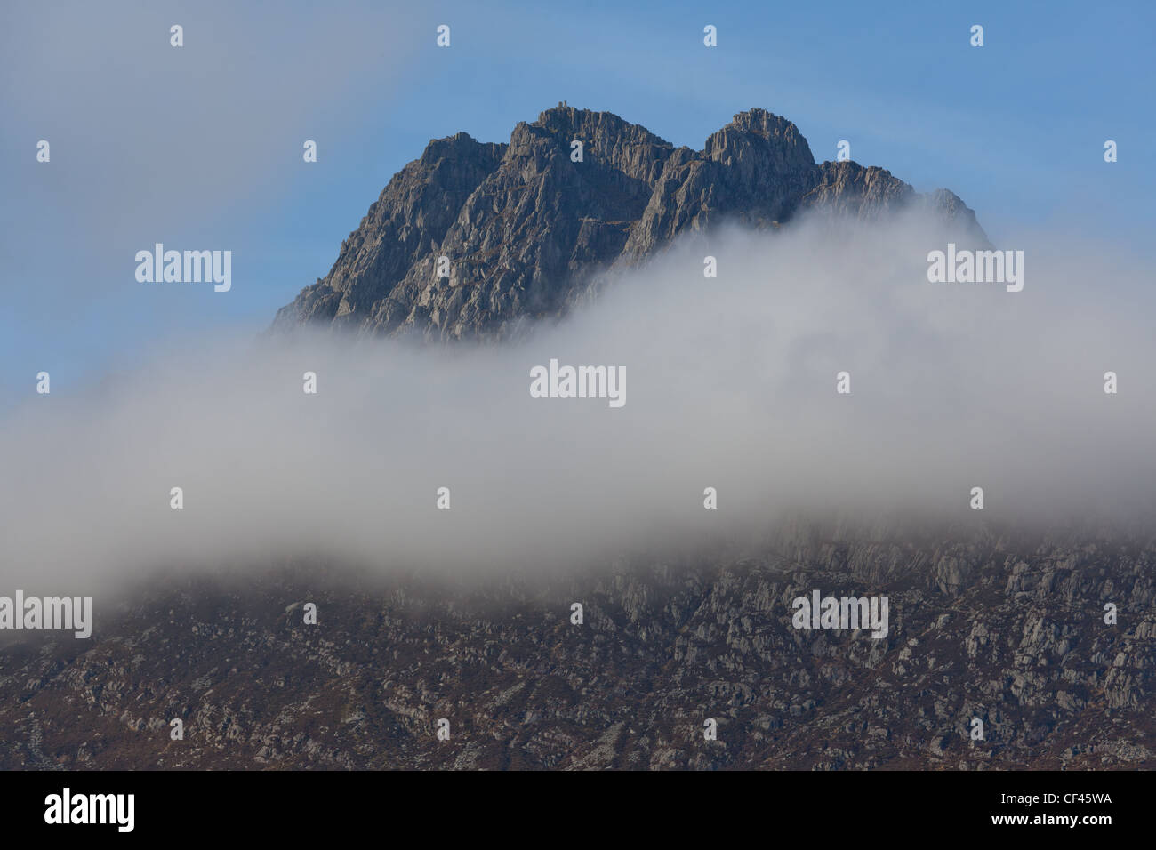 Fronte Orientale del Tryfan, casa di molte rock salite. Snowdonia, il Galles del Nord Foto Stock