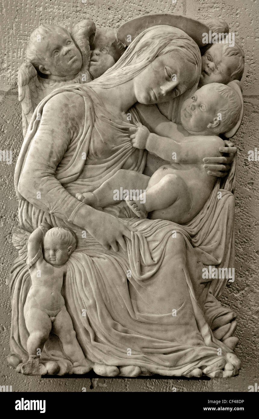 Vergine Maria Bambino Gesù Cristo circondato da angeli influenza influenzati da Donatello 15 Secolo Italia Italiano Foto Stock