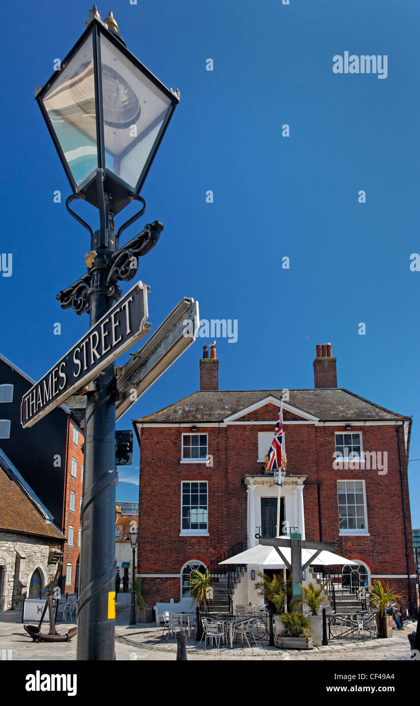 Il Customs House in Poole Quay. Questo edificio Georgiano, originariamente Dogane e accise, la casa è stata costruita nel 1756 e destroye Foto Stock