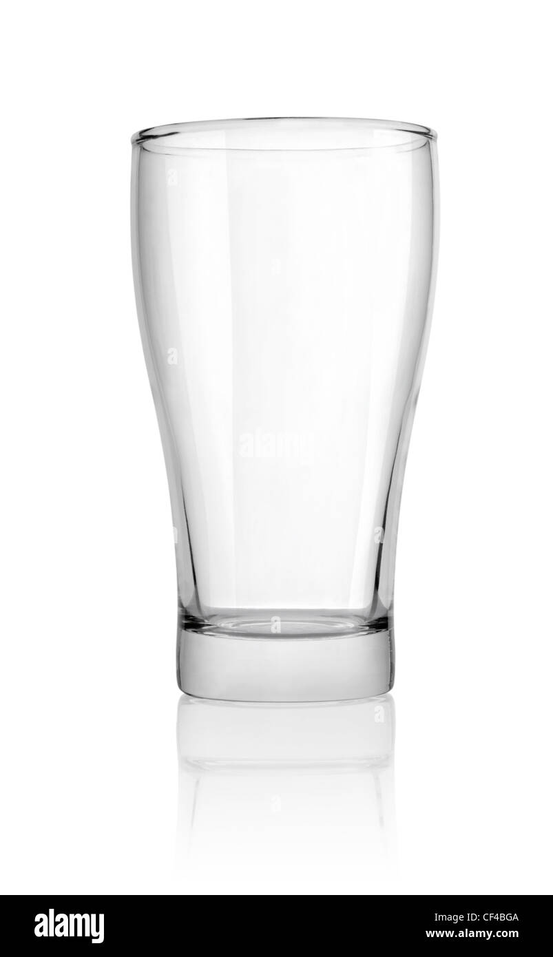 Vuoto in vetro di birra isolato su sfondo bianco Foto Stock
