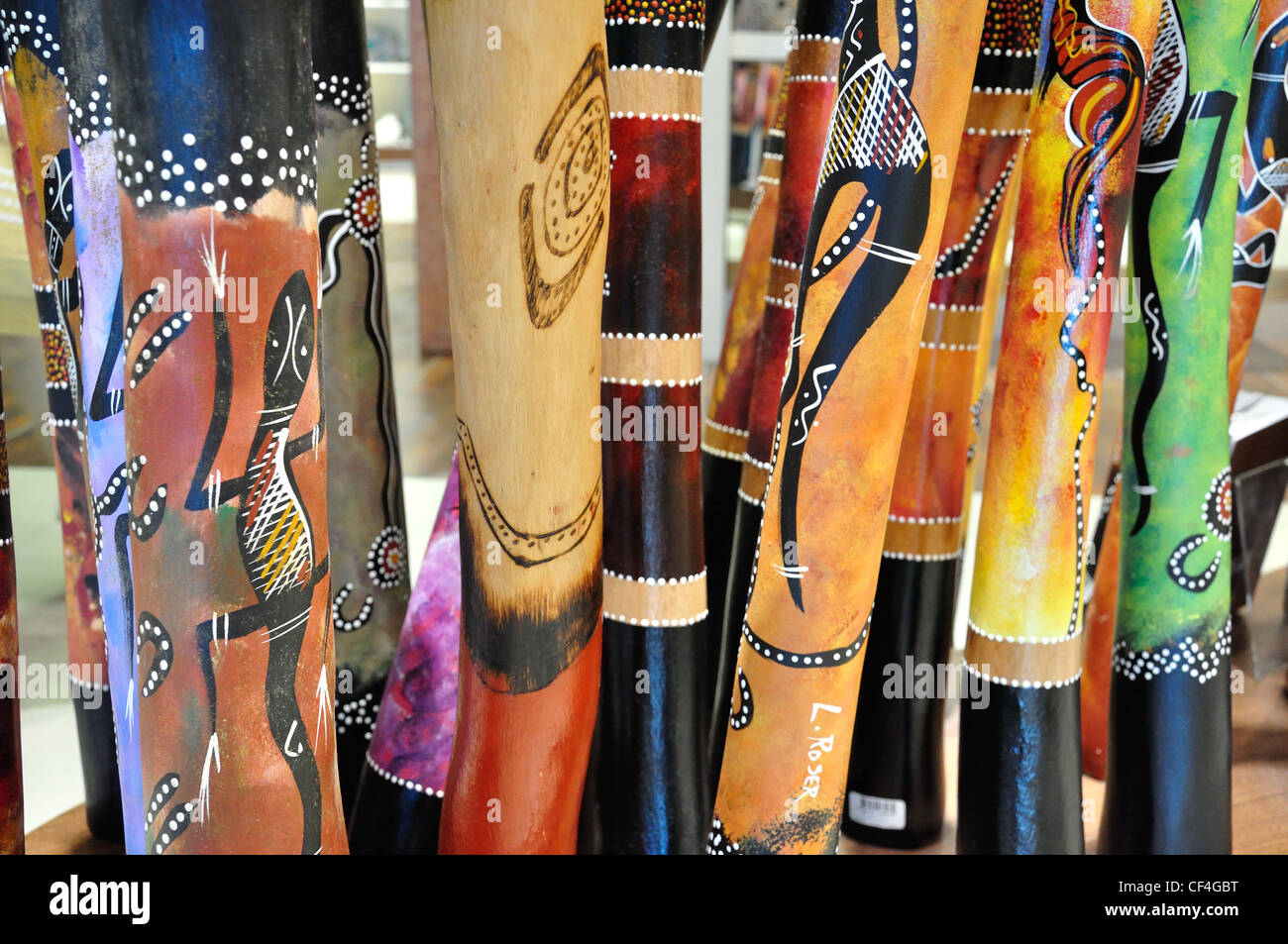 Didgeridoos per la vendita all'Aeroporto Kingsford Smith di Sydney, mascotte, Sydney, Nuovo Galles del Sud, Australia Foto Stock