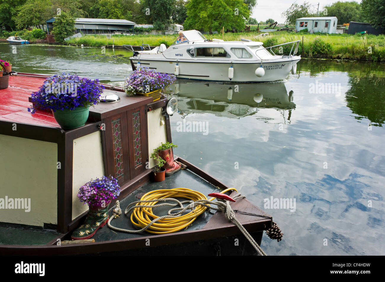 Una crociera in barca lungo il Fiume Great Ouse a Ely. Foto Stock
