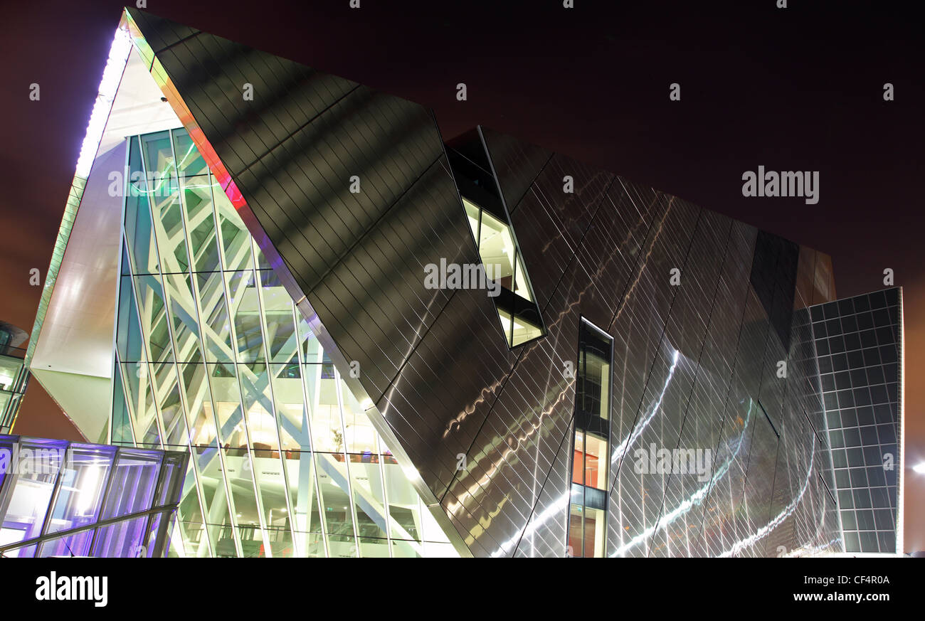 Daniel Libeskind del Canal Grande Teatro in Dublin Docklands, progettato come il fulcro del rigenerato Grand Canal Dock. Foto Stock