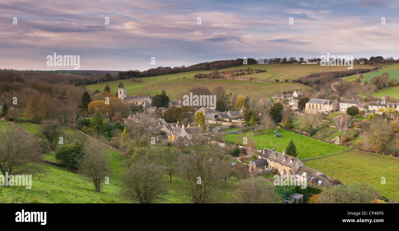 Vista del pittoresco villaggio Costwold di Naunton nel Gloucestershire, Regno Unito Foto Stock
