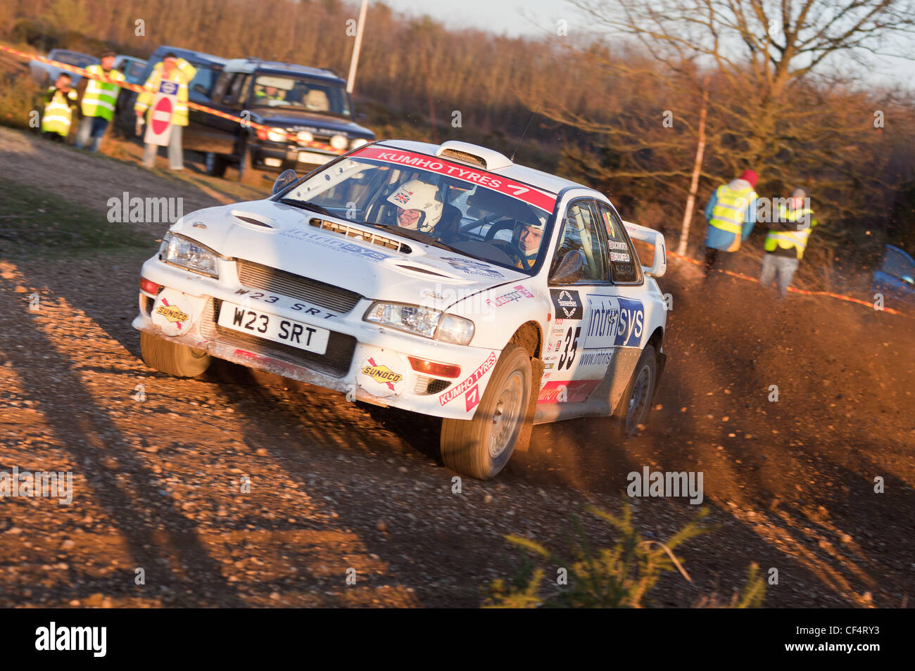 Eventuale National Class vincitore Roger Duckworth nella sua Subaru Impreza ex-works WRC auto Foto Stock