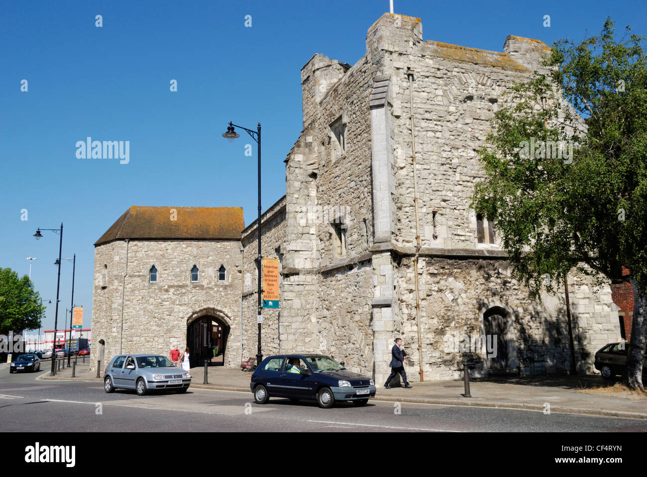 La casa di Dio torre, una volta un gateway da sud-est nella città medievale di Southampton. Il palazzo è stato convertito in 1961 Foto Stock