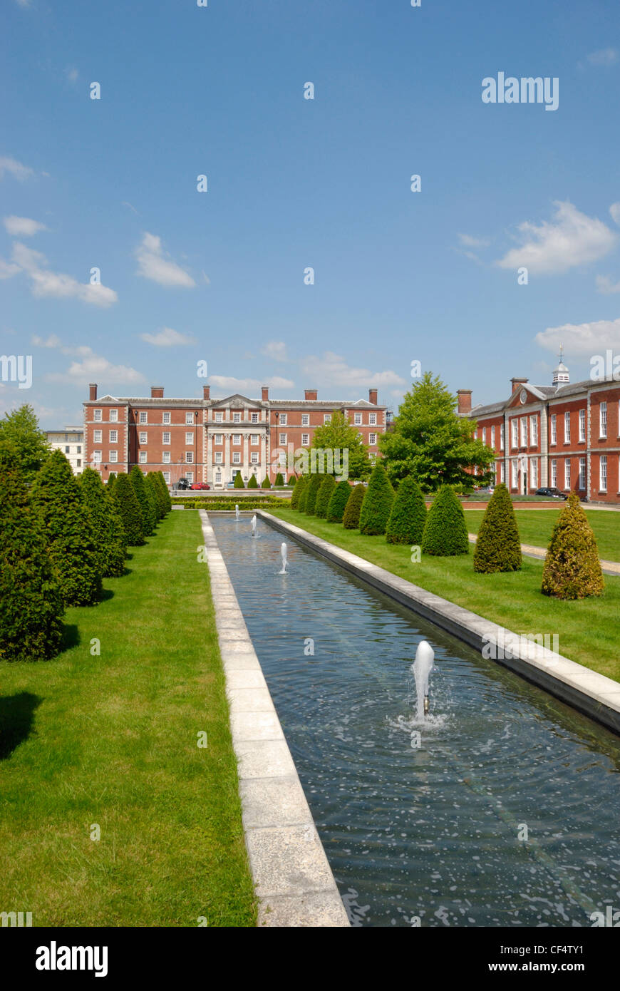 Giardini Paesaggistici in Penisola Square. Una volta a casa di una caserma militare, è ora uno dei più desiderabile luoghi da vivere in Foto Stock