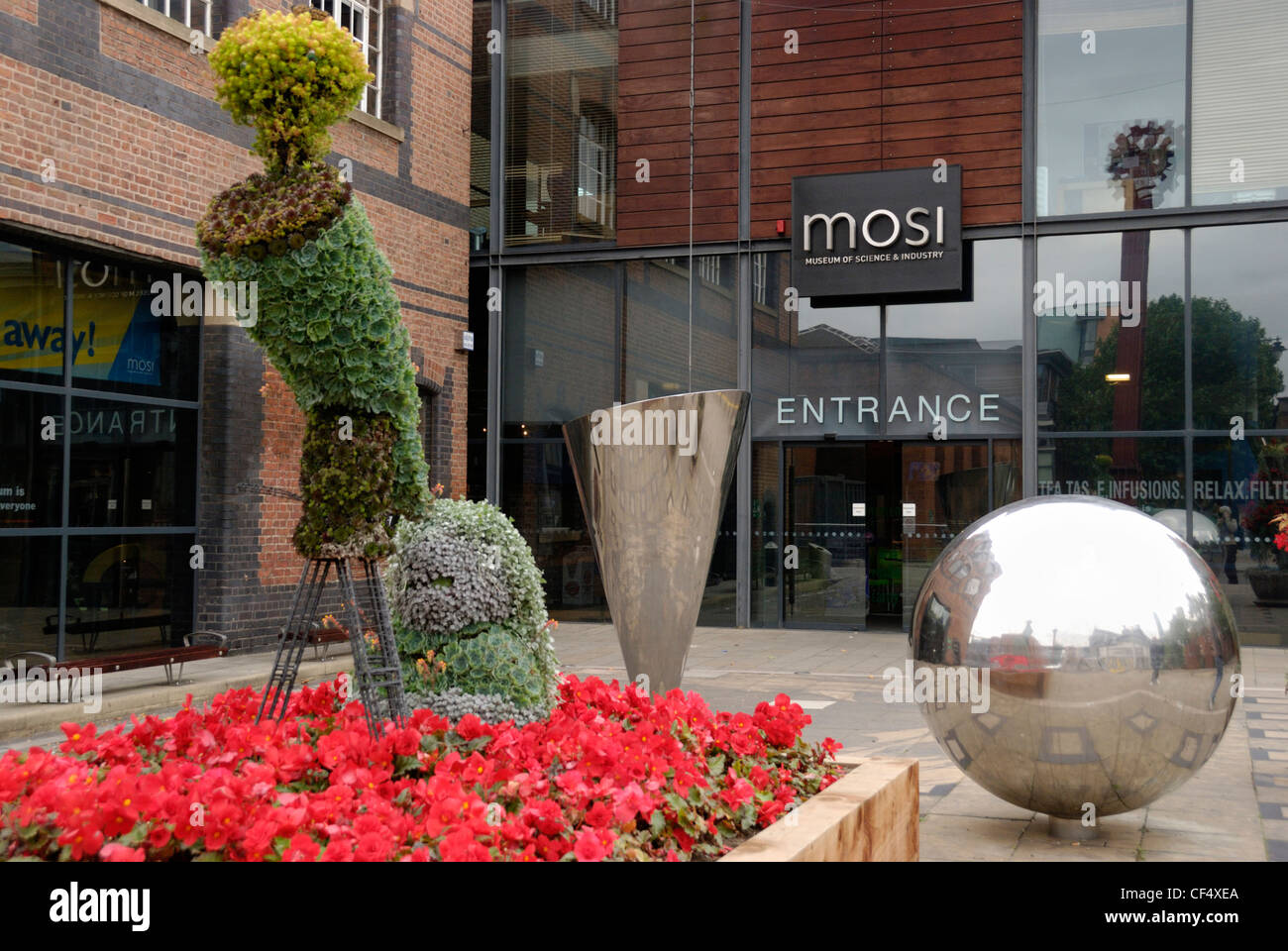 L'ingresso per il Museo della Scienza e dell'industria (MOSI), che si trova sul sito storico del più antico del mondo passenge superstite Foto Stock