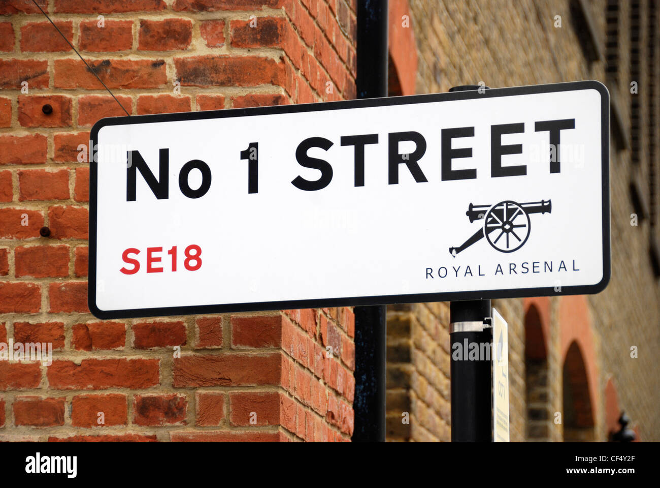 'N. 1 Street' street segno a una nuova riverside sviluppo nel Sud Est di Londra. Foto Stock