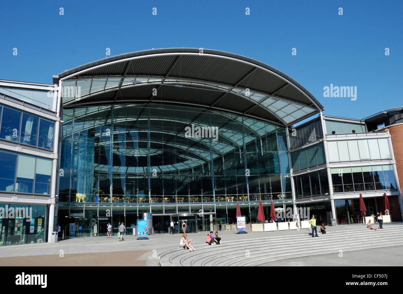 Il Forum Building, il punto di riferimento progetto di millennio per l'Est dell'Inghilterra e casa del Norfolk & Norwich Millennium Library Foto Stock