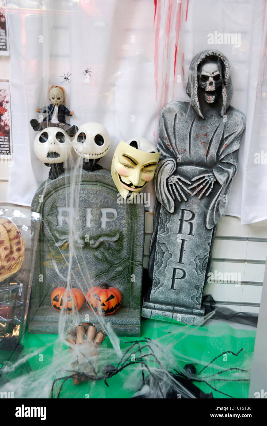Film horror merchandise nella vetrina del negozio del pianeta proibito, il più grande del mondo e il più noto della Fantascienza e fantasy Foto Stock