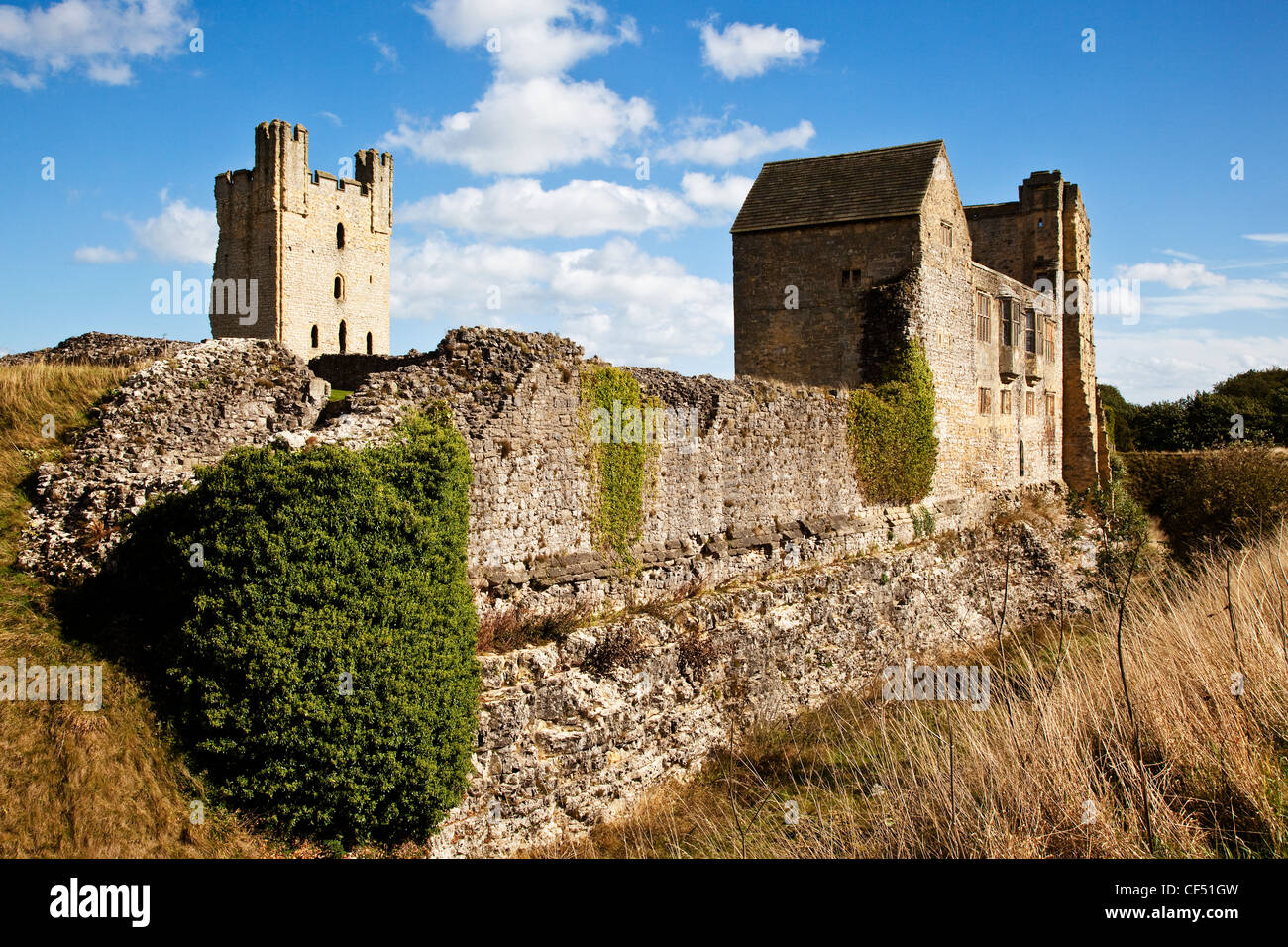 Le rovine del medievale castello di Helmsley. Foto Stock
