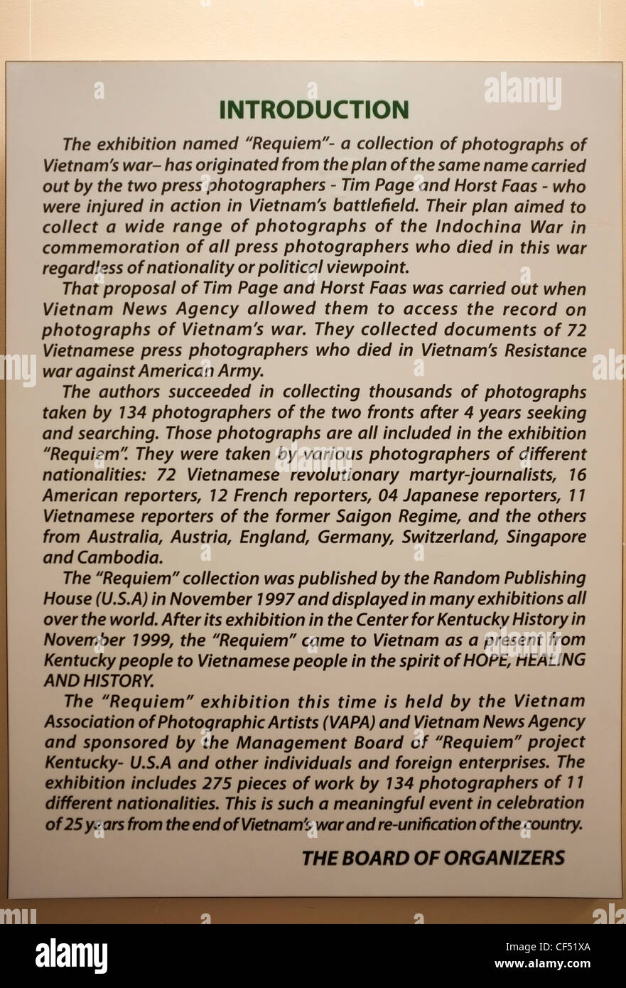 Testo di introduzione di "Requiem" mostra fotografie Residuati Bellici Museum, Ho Chi Minh City, Vietnam Foto Stock