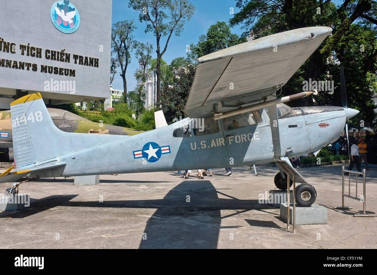 Noi Cessna L-19 aereo di osservazione Residuati Bellici Museum, Ho Chi Minh City, Vietnam Foto Stock