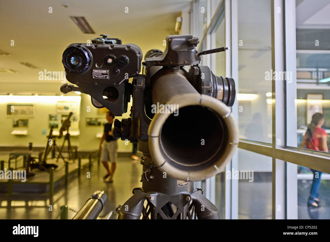 Noi lanciamissili con vista ottico, Residuati Bellici Museum, Ho Chi Minh City, Vietnam Foto Stock