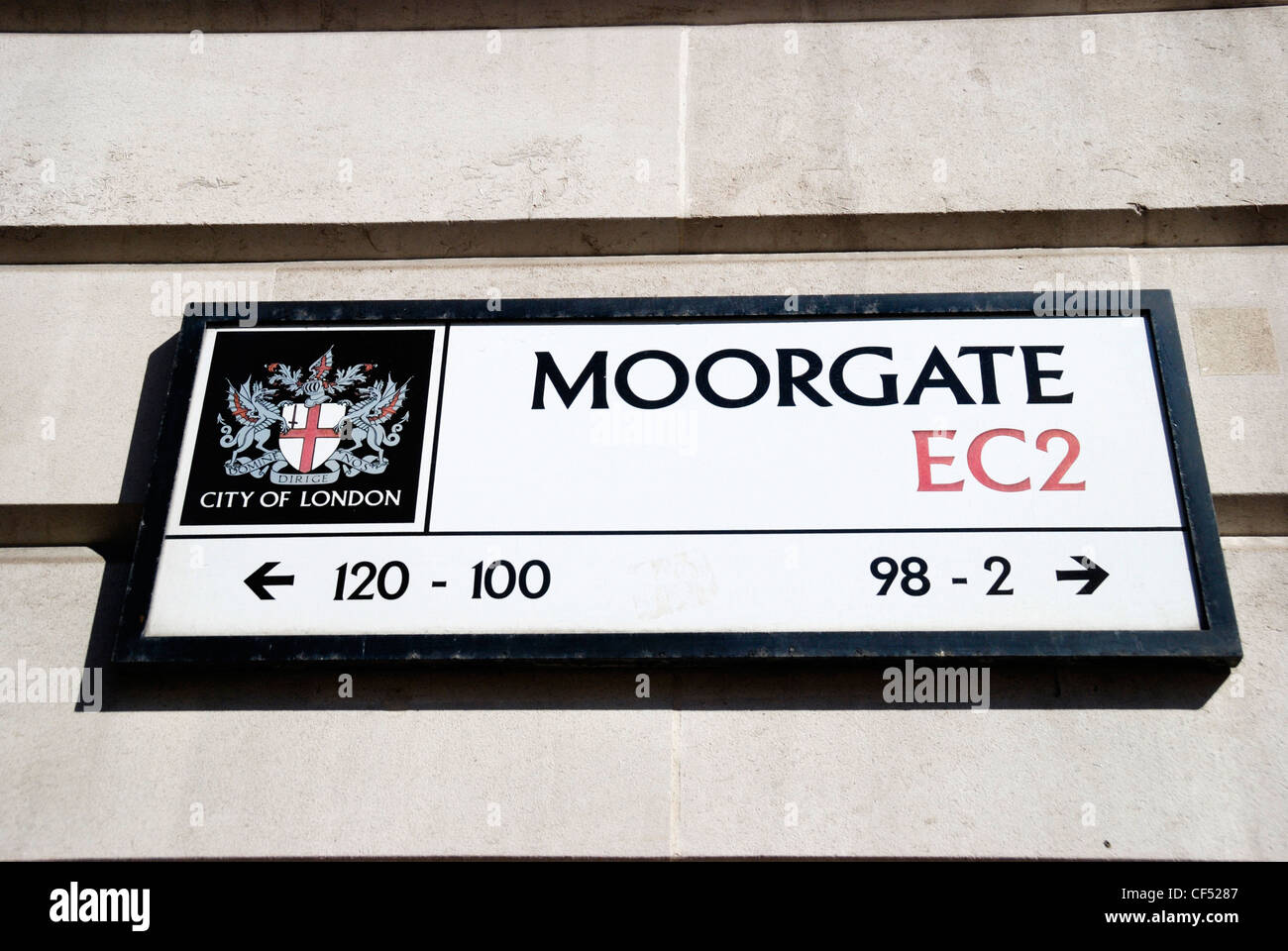 Moorgate CE2 firmare con la City di Londra Crest. Foto Stock