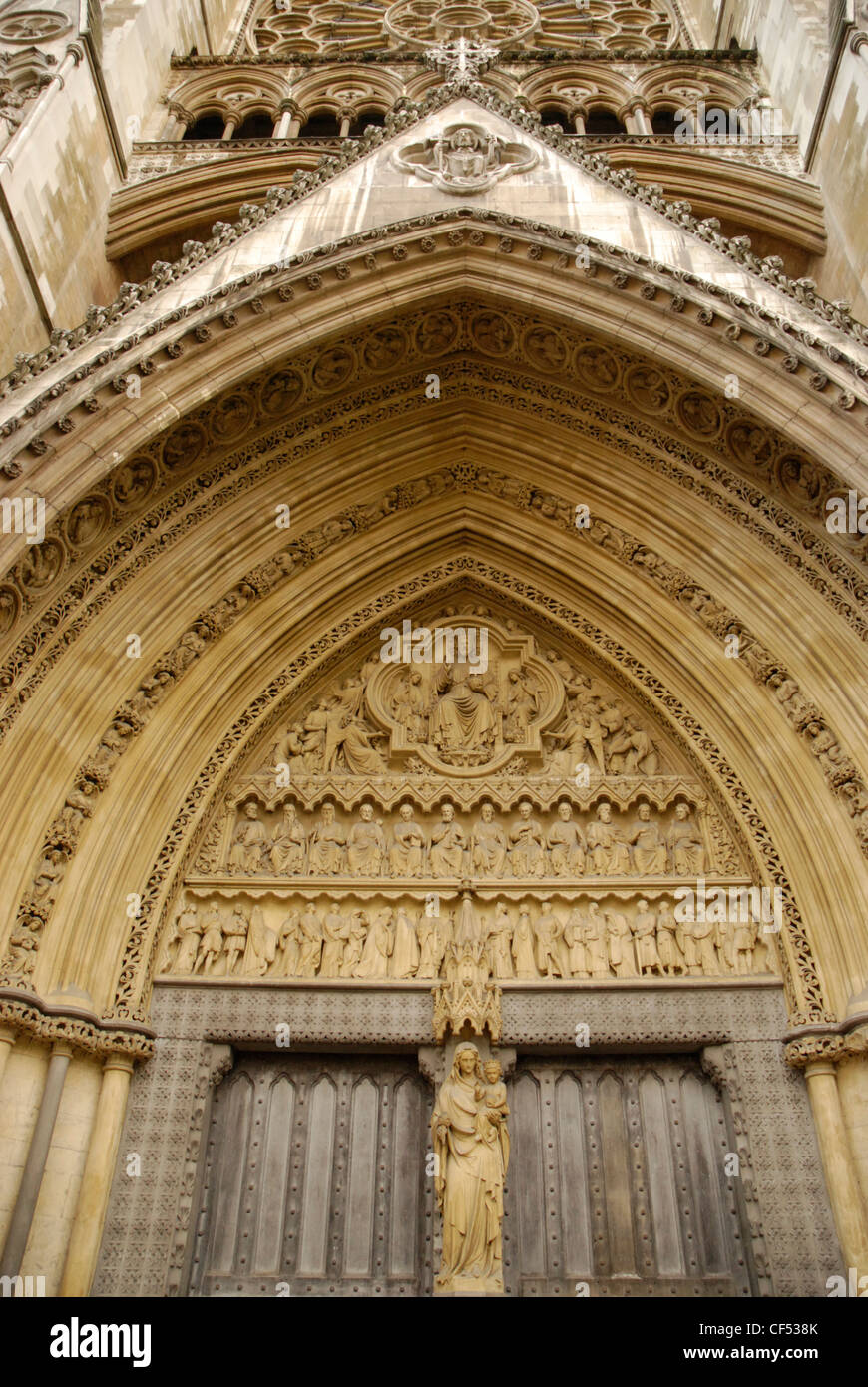 Abbazia di Westminster entrata Nord e la facciata in piazza del Parlamento. Foto Stock