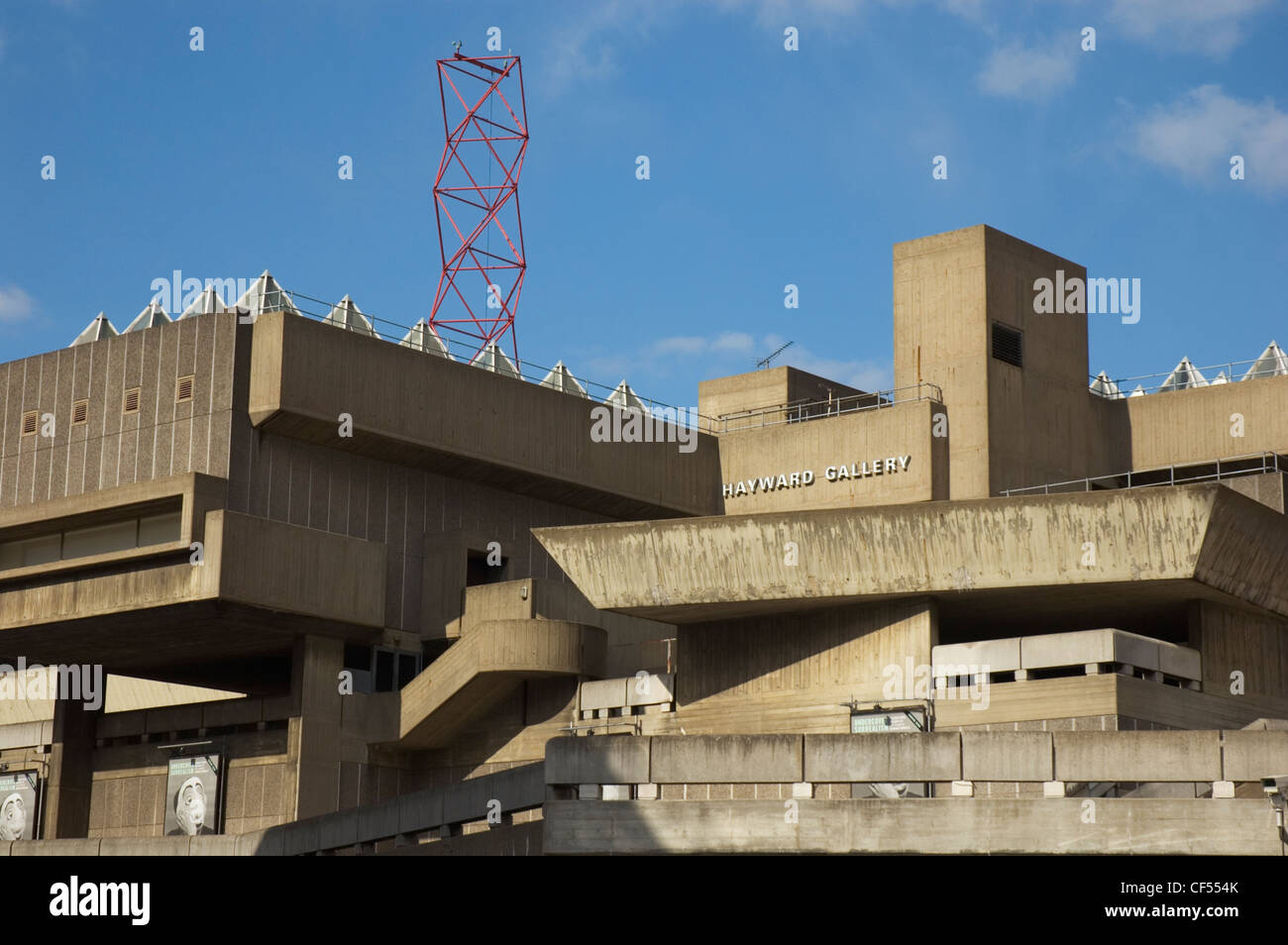 La Hayward Gallery e parte della banca del sud complesso di edifici in cemento. Foto Stock