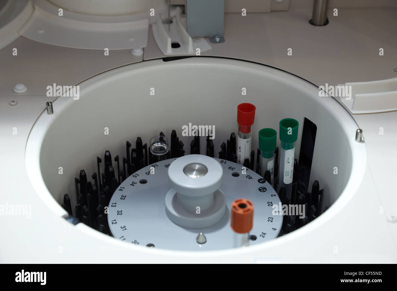 Strutture mediche, tubi in una centrifuga. Foto Stock