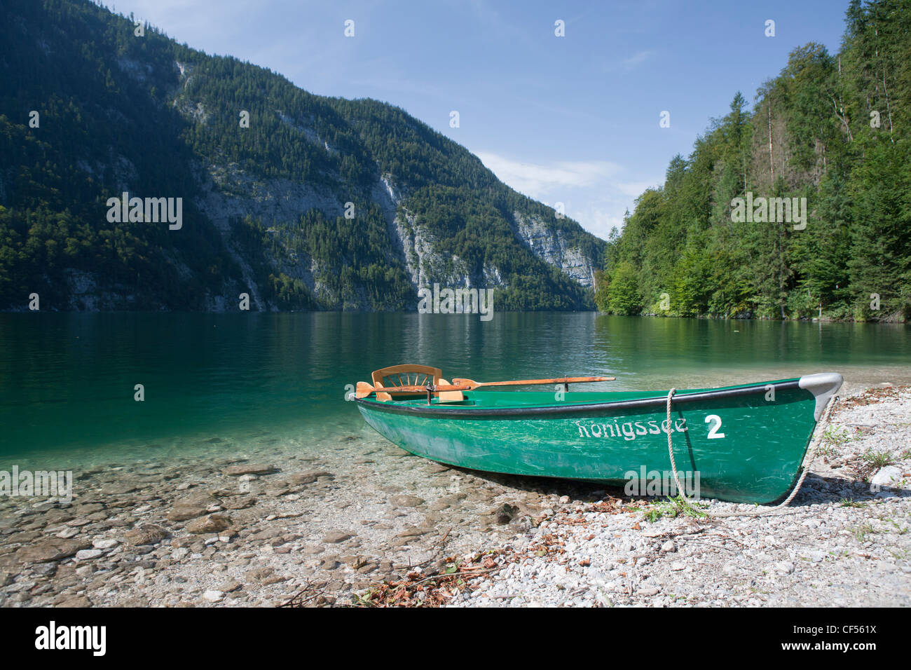 In Germania, in Baviera, Koenigssee, vista di barca a remi dal lago Foto Stock