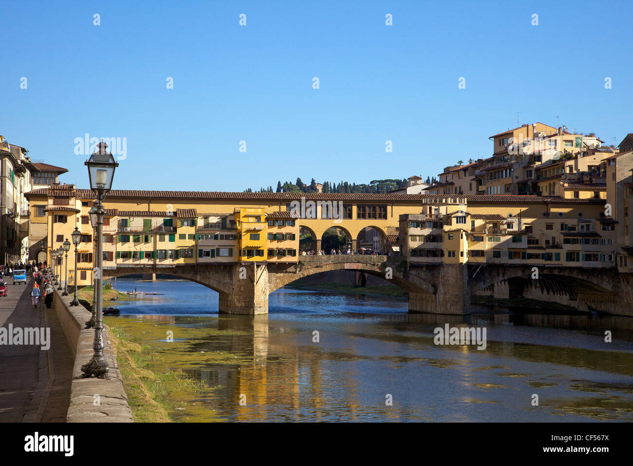 Il Ponte Vecchio e il fiume Arno, Firenze, Toscana, Italia, Europa Foto Stock