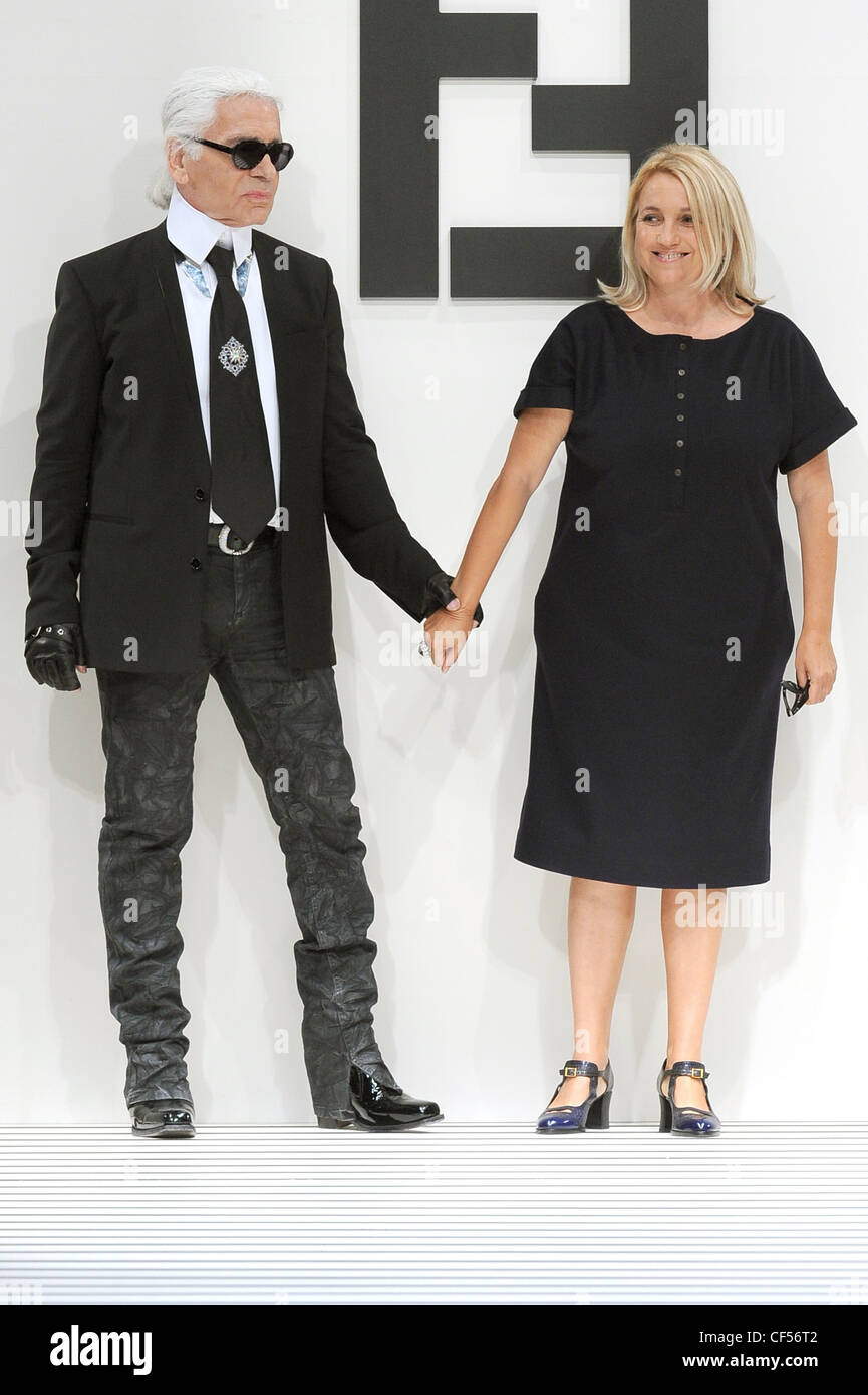 Fendi Milano pronto a indossare Primavera Estate 2012 designer di moda Karl  Lagerfeld e Silvia Fendi Foto stock - Alamy