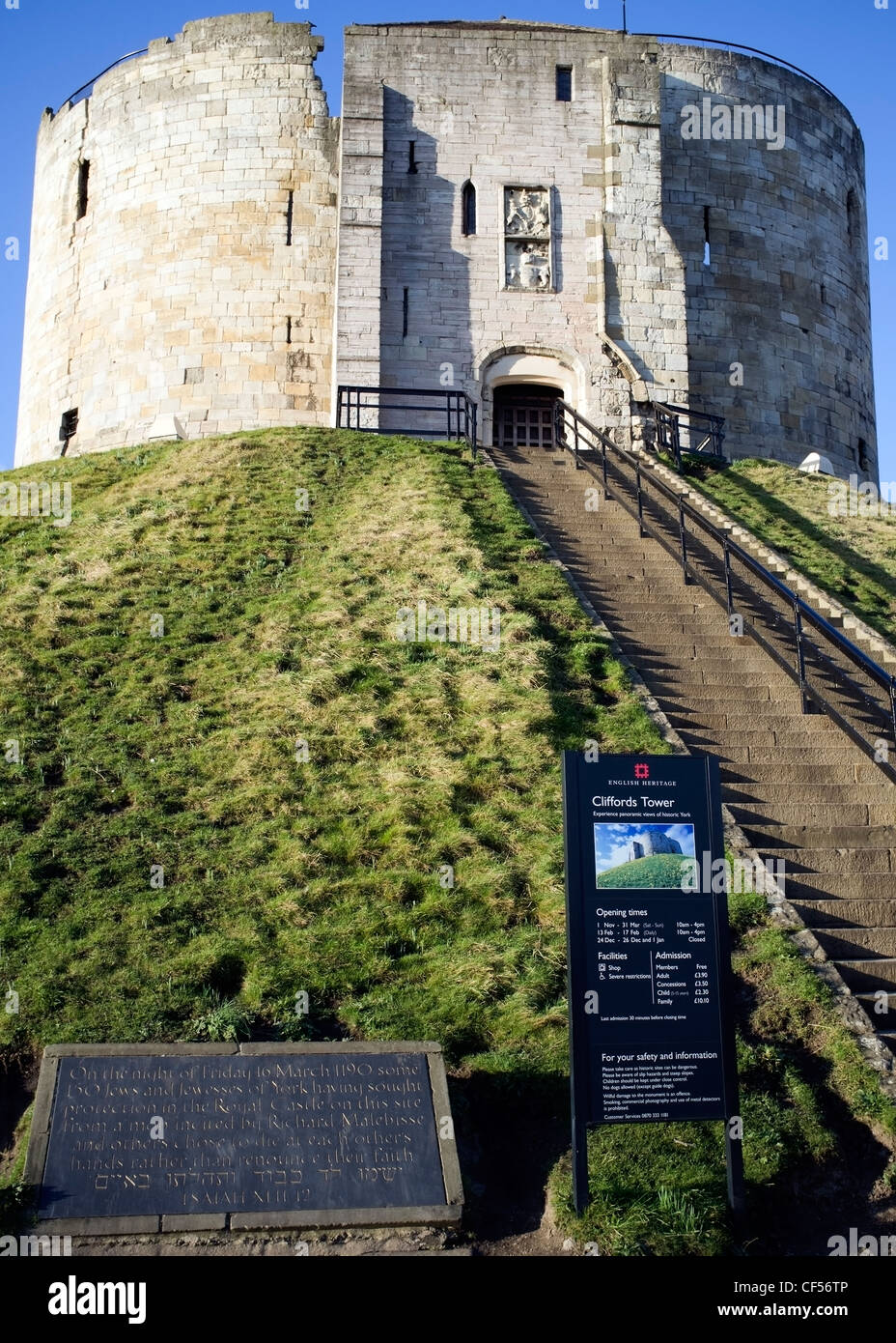 Cliffords Tower, sito di un assedio medievale e il massacro, York, Inghilterra Foto Stock