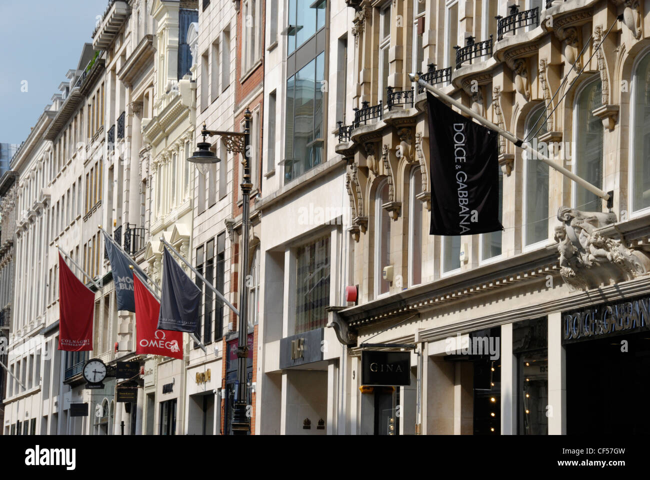 Designer di moda e gioiellerie fronti su Old Bond Street. Foto Stock