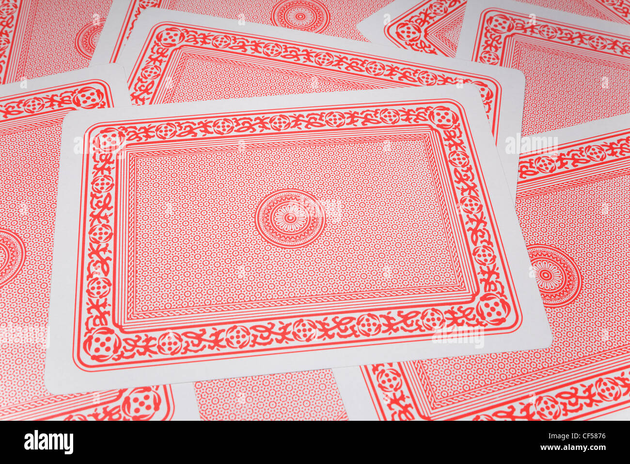 Giocando a carte a faccia in giù Foto Stock