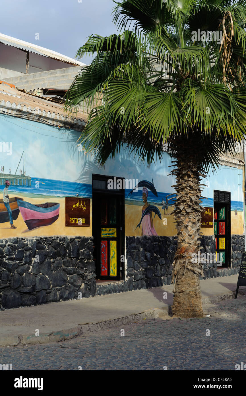 Bar in Santa Maria, Isola di Sal, Isole di Capo Verde, Africa Foto Stock