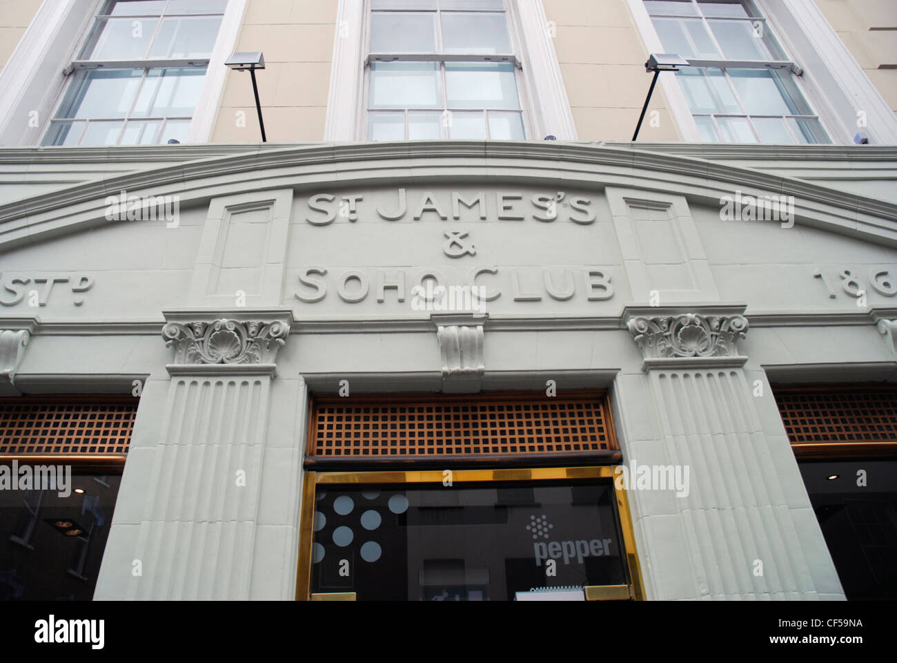 La parte anteriore dell'ex St James e Soho di lavoro Club Mens in Greco Street. Foto Stock