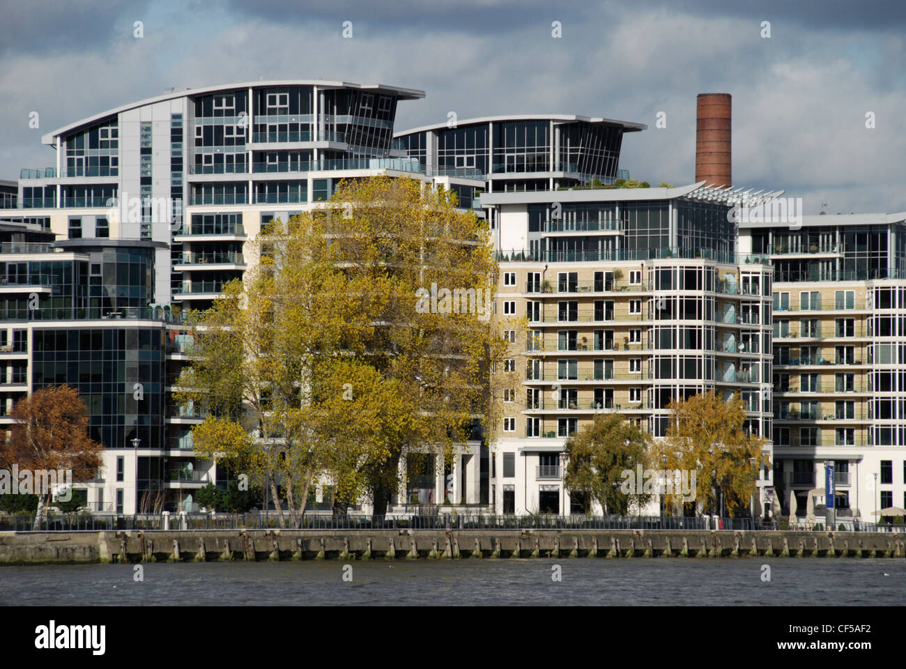 Vista dell'Imperial Wharf riverside lo sviluppo a sabbia fine. Foto Stock