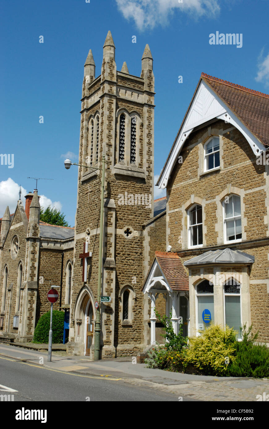 L'esterno di Farnham Chiesa Metodista visto da South Street. Foto Stock