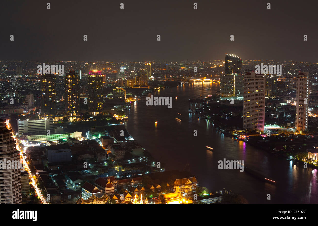 Lo skyline di Bangkok, Sathorn district, Thailandia Foto Stock